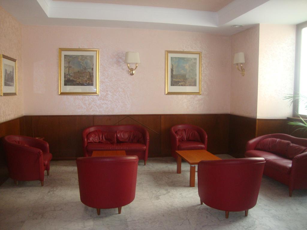Hotel Primus Roma Екстер'єр фото